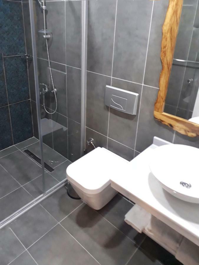 Jakaranda Hotel Istanboel Buitenkant foto