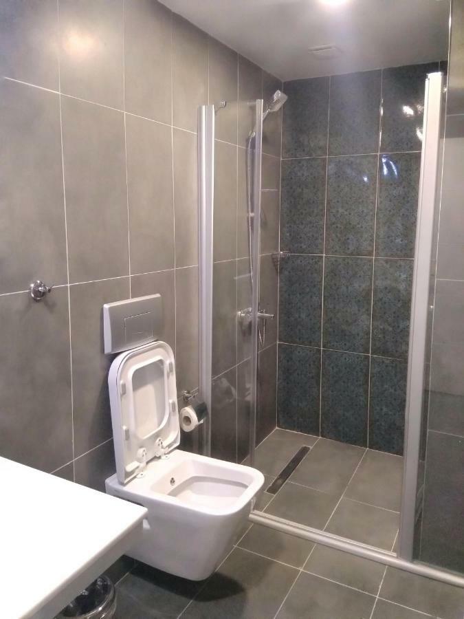 Jakaranda Hotel Istanboel Buitenkant foto