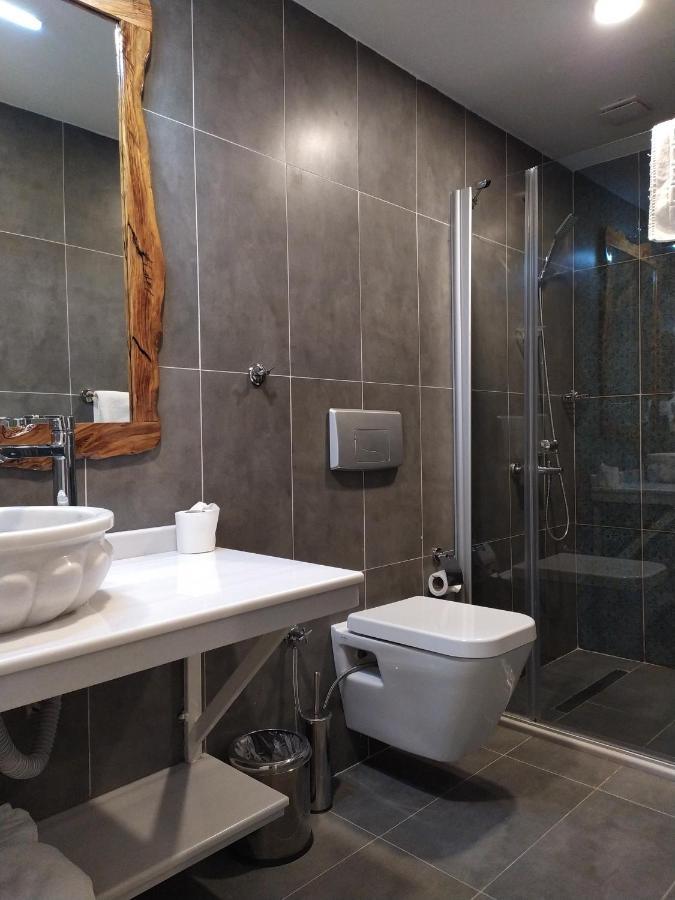 Jakaranda Hotel Istanboel Buitenkant foto
